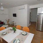 Apartment Obitelj Vuletic *