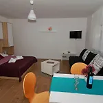 Obitelj Vuletic Makarska