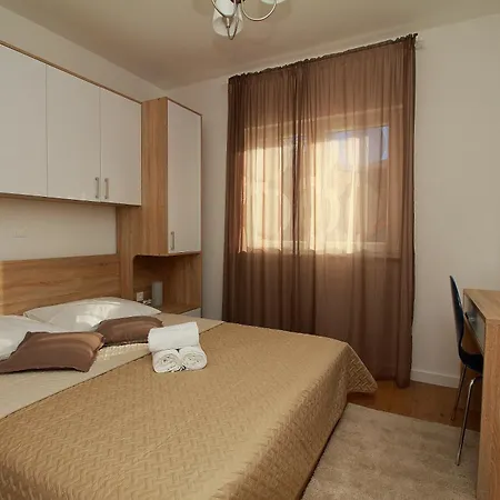 Obitelj Vuletic * Makarska