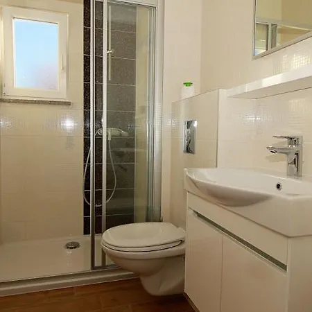 Obitelj Vuletic Apartment Makarska