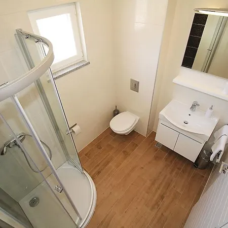 Obitelj Vuletic Apartment Makarska