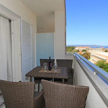 Obitelj Vuletic Apartment Makarska