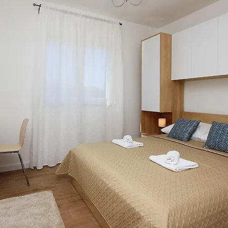 Obitelj Vuletic 아파트 마카르스카