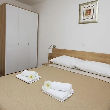 Obitelj Vuletic Appartement Makarska