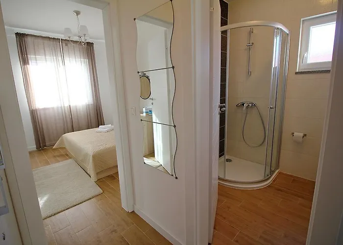 Obitelj Vuletic Apartment Makarska