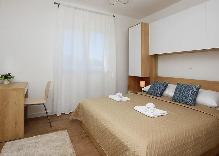 Obitelj Vuletic Apartment Makarska